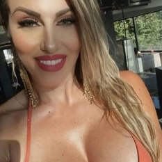 Mosli (26 jaar  ) uit Utrecht