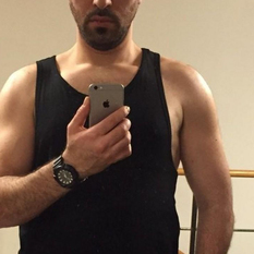 Travis (44 jaar  ) uit Groningen