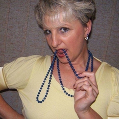 Mieo (62 jaar  ) uit Limburg