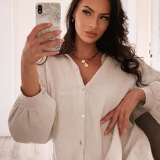 Haira (21 jaar  ) uit Groningen