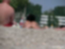 Escort Nienke – Een jong meisje met een slank figuur en grote natuurlijke borsten