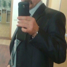 Hansf (64 jaar  ) uit Antwerpen