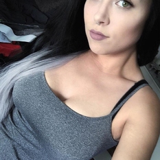 Esmeetje (25 jaar  ) uit Vlaams-brabant