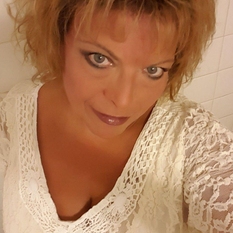 Misty (57 jaar  ) uit Oost-vlaanderen