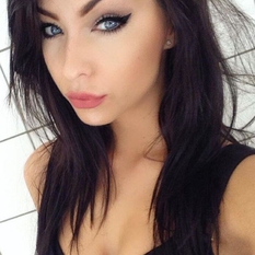 Illke (26 jaar  ) uit Zuid-Holland