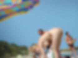 ben onmiddelijk vrij geil brunetje mooie borstjes..