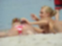 Debby 31 Loesi slank 33 j en Ann 47 j