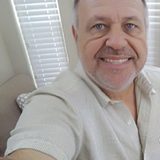 Rooni (66 jaar  ) uit Limburg