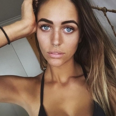 Kells (22 jaar  ) uit Antwerpen