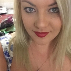 Dollelien (32 jaar  ) uit Limburg