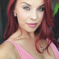 Igne (32 jaar  ) uit Noord-Brabant