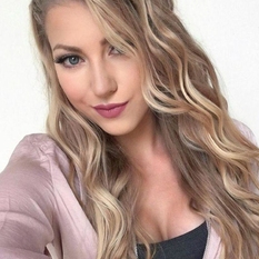 Anglinia (26 jaar  ) uit Flevoland