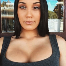 Moonemon (22 jaar  ) uit Gelderland