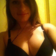 Josinehmm (30 jaar  ) uit Oost-vlaanderen