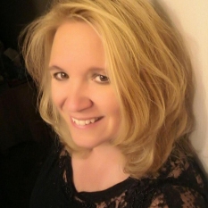 Pietta (46 jaar  ) uit Zeeland