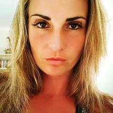 Nomnom (41 jaar  ) uit Limburg