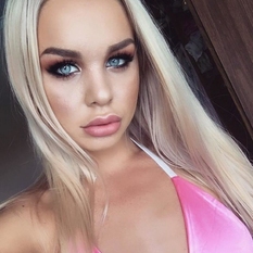 Saia (22 jaar  ) uit Drenthe