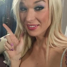 lauy32 (39 jaar  ) uit Zuid-Holland