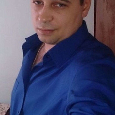 Vora (46 jaar  ) uit Antwerpen
