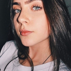 Sharleenn (25 jaar  ) uit Flevoland