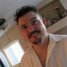 Chacka (43 jaar  ) uit Limburg