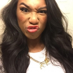 Elina (29 jaar  ) uit Noord-Brabant