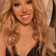 Valerianne (22 jaar  ) uit Utrecht