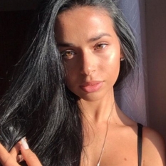 Velvetina (23 jaar  ) uit Zuid-Holland