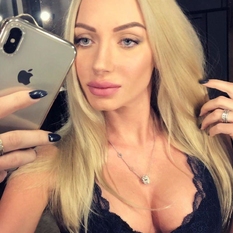 Djanas (27 jaar  ) uit Antwerpen