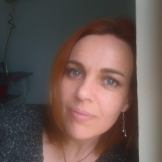 Veronneke (47 jaar  ) uit Oost-vlaanderen