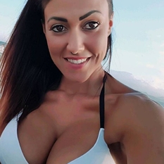 Lolaasi (36 jaar  ) uit Zuid-Holland