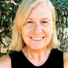 Georgett (66 jaar  ) uit Waals-Brabant