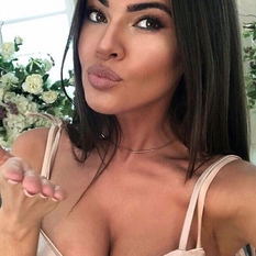 ElkeBi (25 jaar  ) uit Noord-Holland