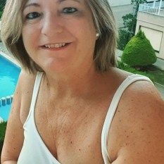 Spaulien (56 jaar  ) uit Flevoland