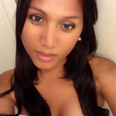 Oliva (33 jaar  ) uit Antwerpen