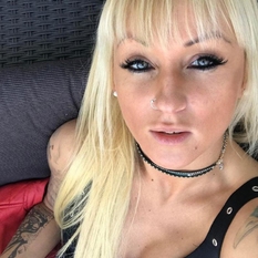 Tattoo_Shelly (34 jaar  ) uit Waals-Brabant