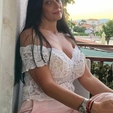 Brigieta (56 jaar  ) uit Limburg