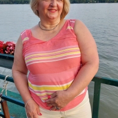 vielentte (64 jaar  ) uit Noord-Holland