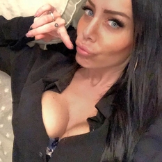 Adara (33 jaar  ) uit Noord-Brabant