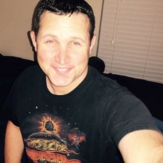 Sveny (46 jaar  ) uit Vlaams-brabant