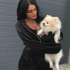 Niciny (25 jaar  ) uit Noord-Brabant