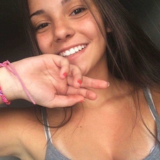 Lilio (24 jaar  ) uit Noord-Brabant