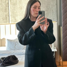 Nikolientje (44 jaar  ) uit Zuid-Holland