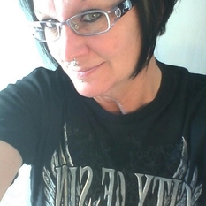 annekes (61 jaar  ) uit West-vlaanderen