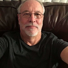 Peterf (68 jaar  ) uit Gelderland