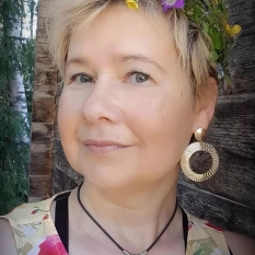 Uitdeoorlog (58 jaar  ) uit Utrecht