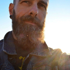 Bjorni (56 jaar  ) uit Het Brussels Hoofdst