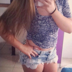 Lamour (24 jaar  ) uit Drenthe