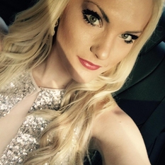 Larris (32 jaar  ) uit Overijssel