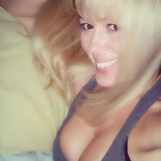 Micra (46 jaar  ) uit Overijssel